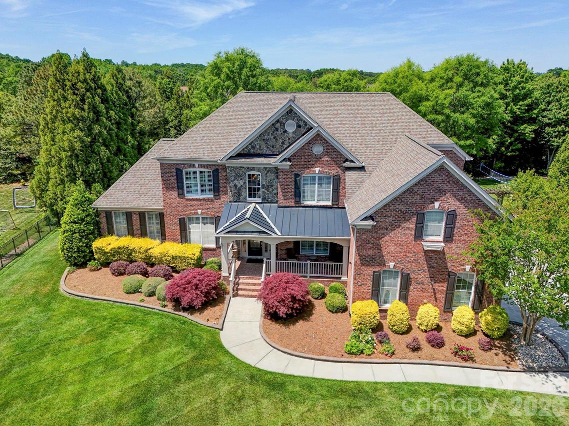 725 Wild Berry Ct., Waxhaw, NC 28173