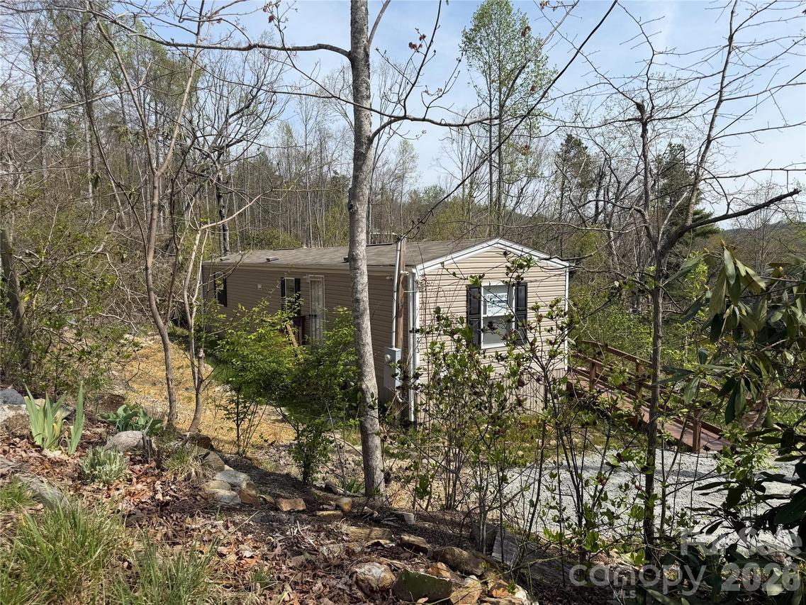 273 Mcmillan Dr., Hendersonville, NC 28792