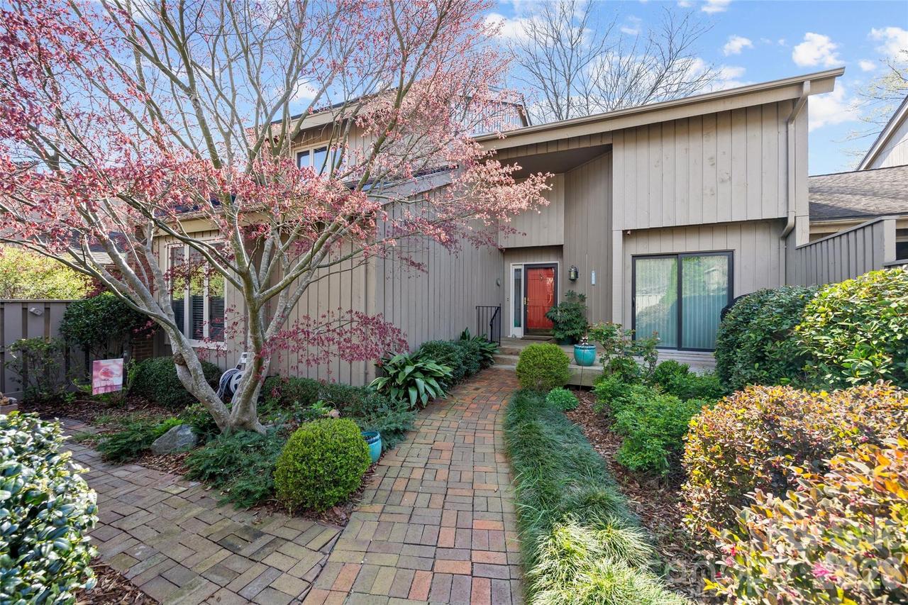 5120 Dunes Ct., Charlotte, NC 28226