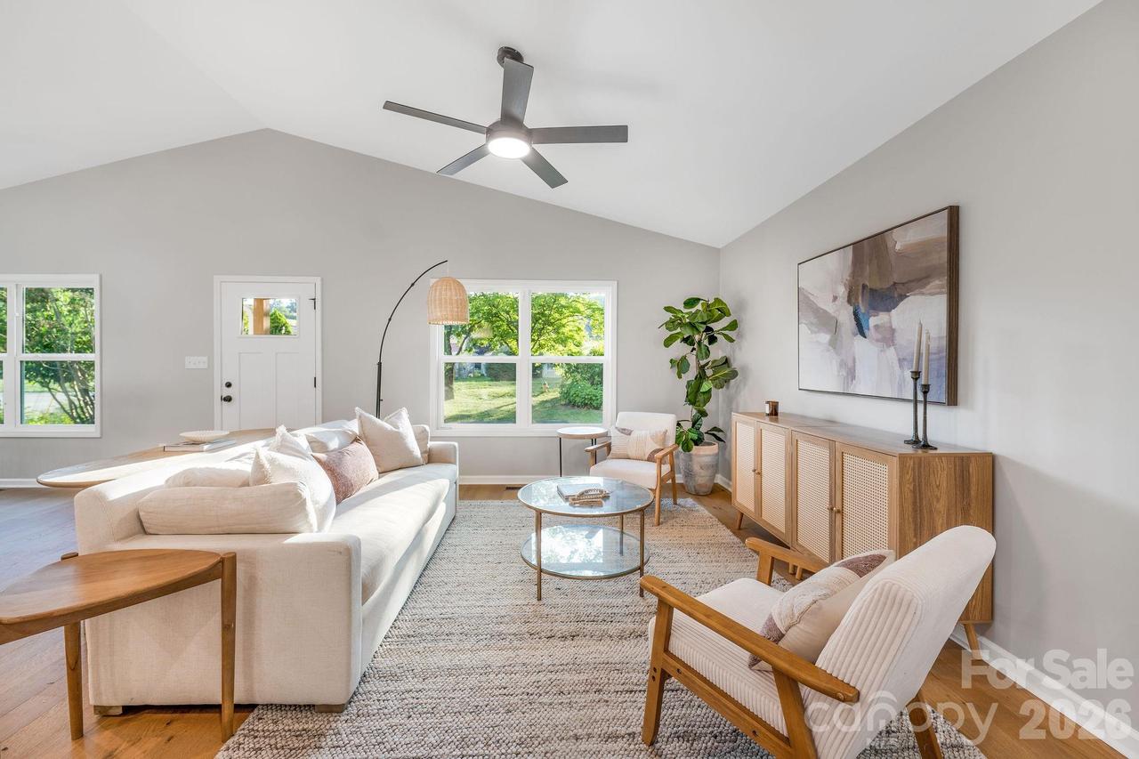 1182 Crabtree Rd., Waynesville, NC 28785