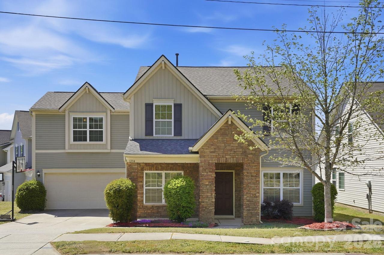 1304 Woodglen Ln., Matthews, NC 28104
