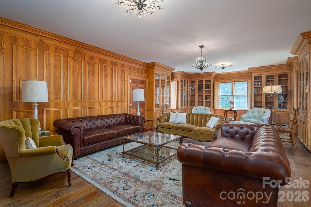 1233 General Hoke Dr., Lincolnton, NC 28092