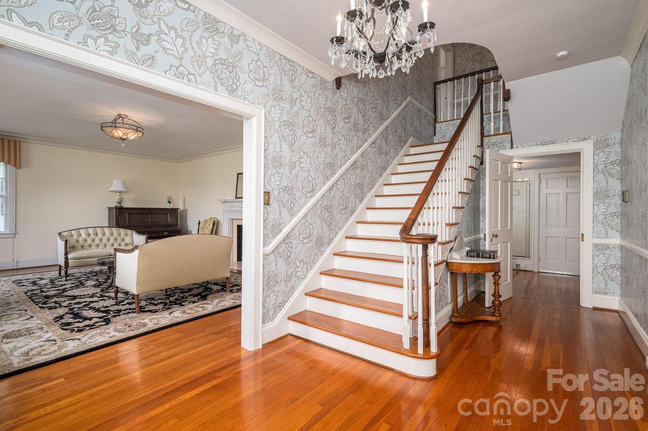 1233 General Hoke Dr., Lincolnton, NC 28092