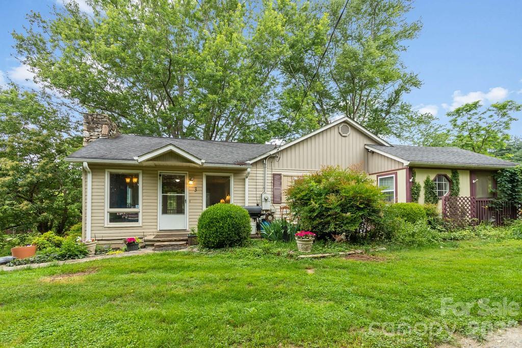 3 Odie Ln., Candler, NC 28715