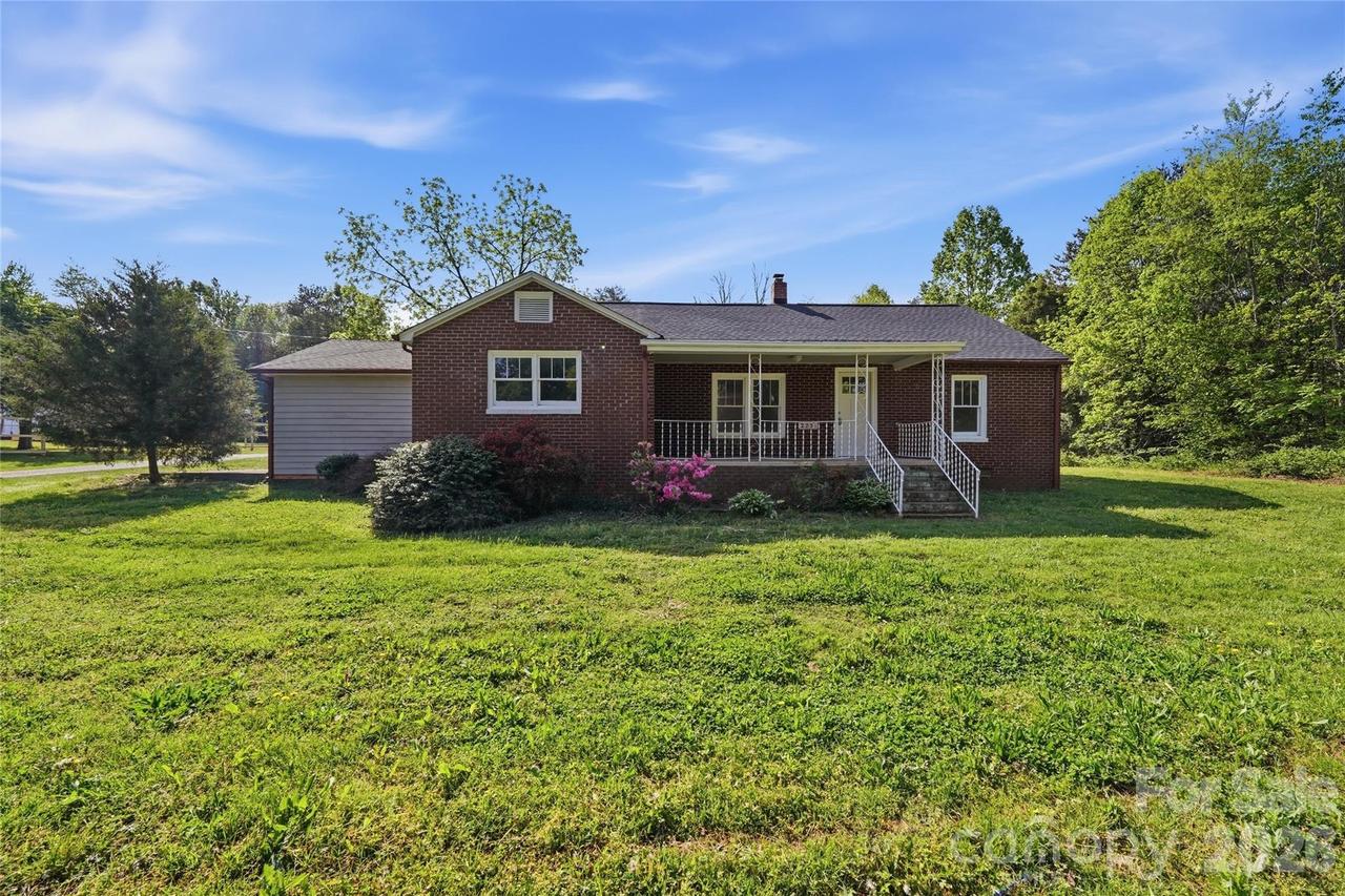 2231 Claremont Rd., Newton, NC 28658