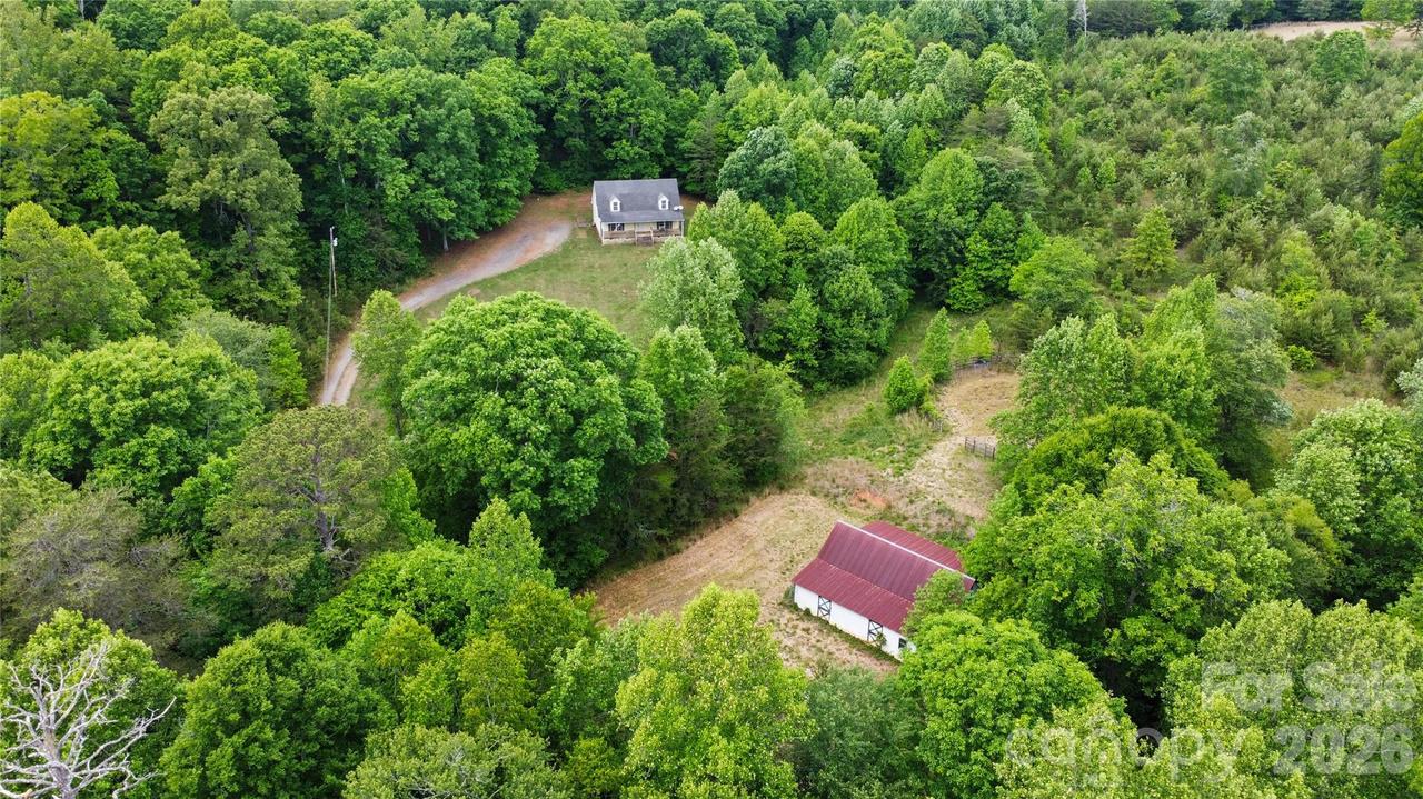 6582 Hoot Owls Hollow Rd., Hickory, NC 28602