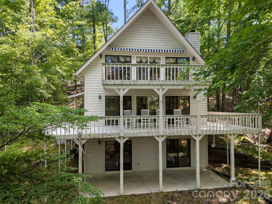 43 Hungryneck Hollow Ln., Saluda, NC 28773