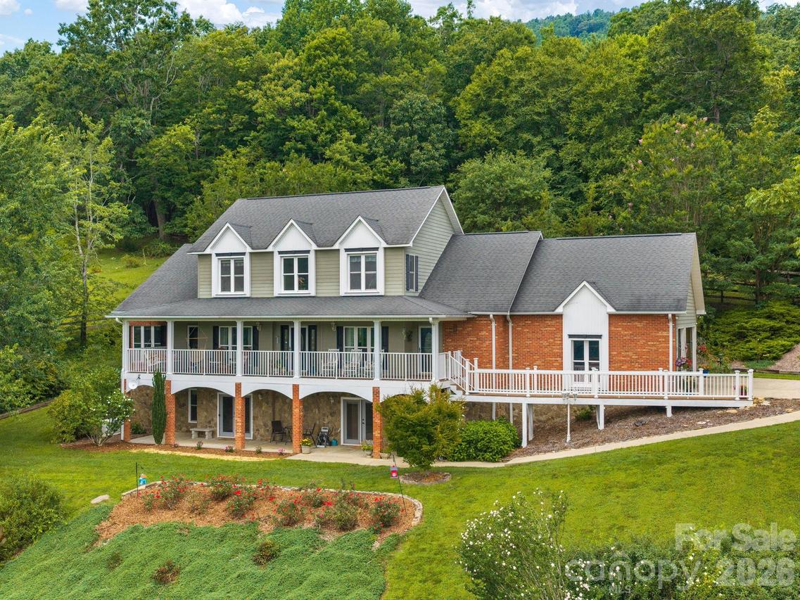 24 Nesbitts Olde Farm Rd., Fairview, NC 28730