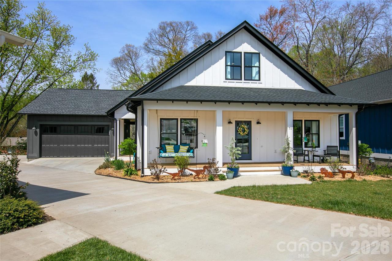 71 Hidden Pond Ln., Brevard, NC 28712