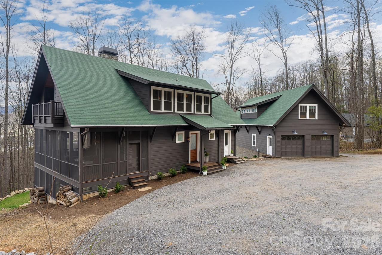 51 Summit Rd., Swannanoa, NC 28778