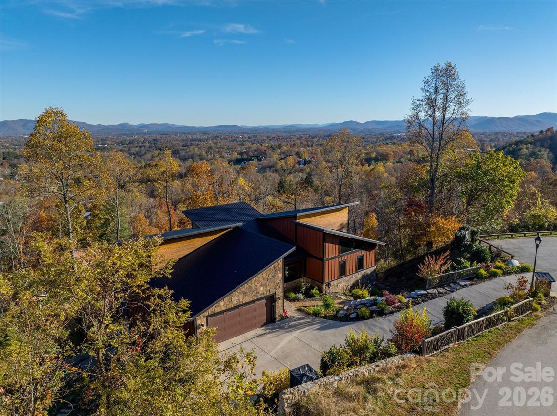 41 Ben Lippen School Rd., Asheville, NC 28806