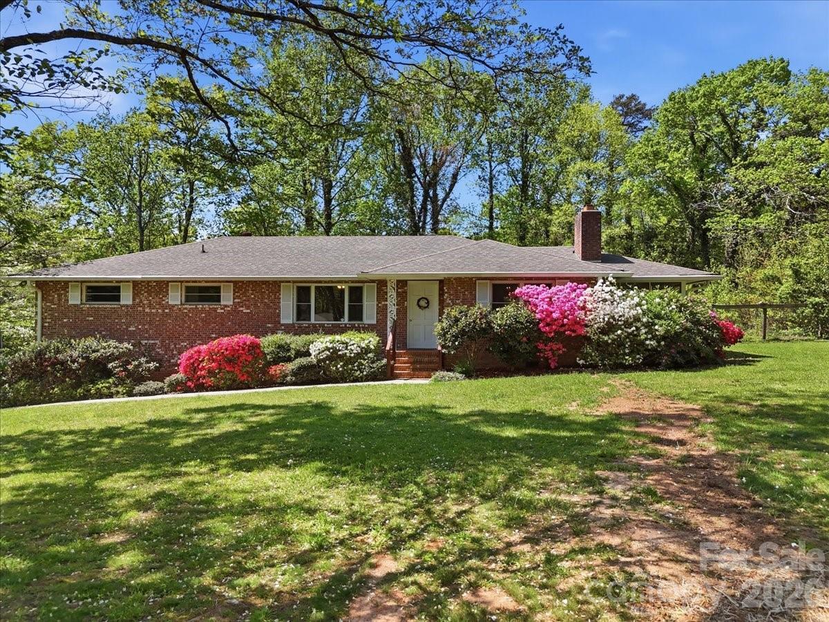 160 Denton St., Columbus, NC 28722