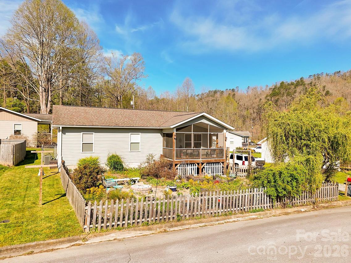 47 Rosman Tr., Rosman, NC 28772