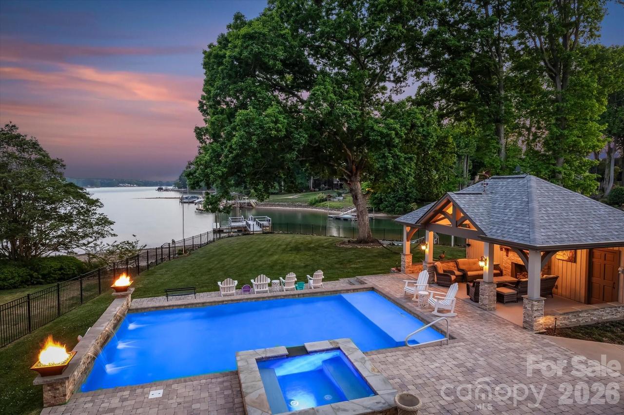 198 Broadbill Dr., Mooresville, NC 28117