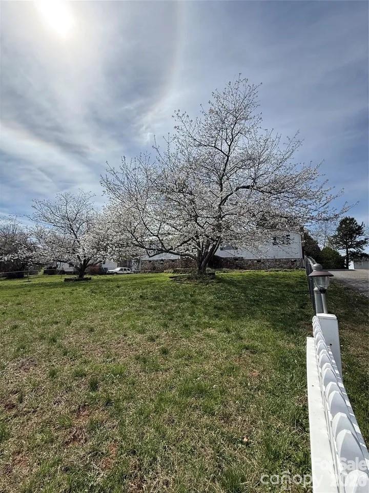 5141 Gold Finch Ct., Granite Falls, NC 28630