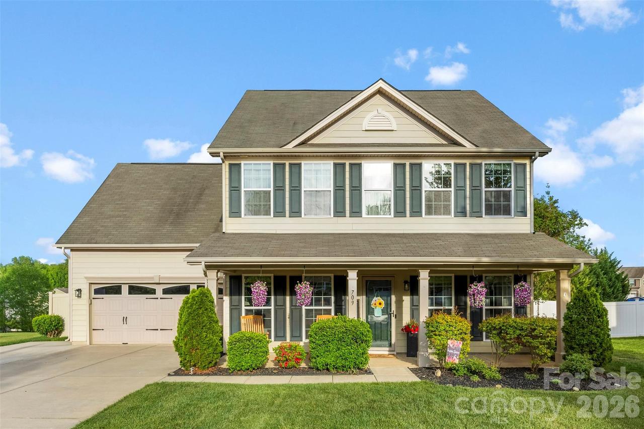 709 Heddington Ct., Gastonia, NC 28056