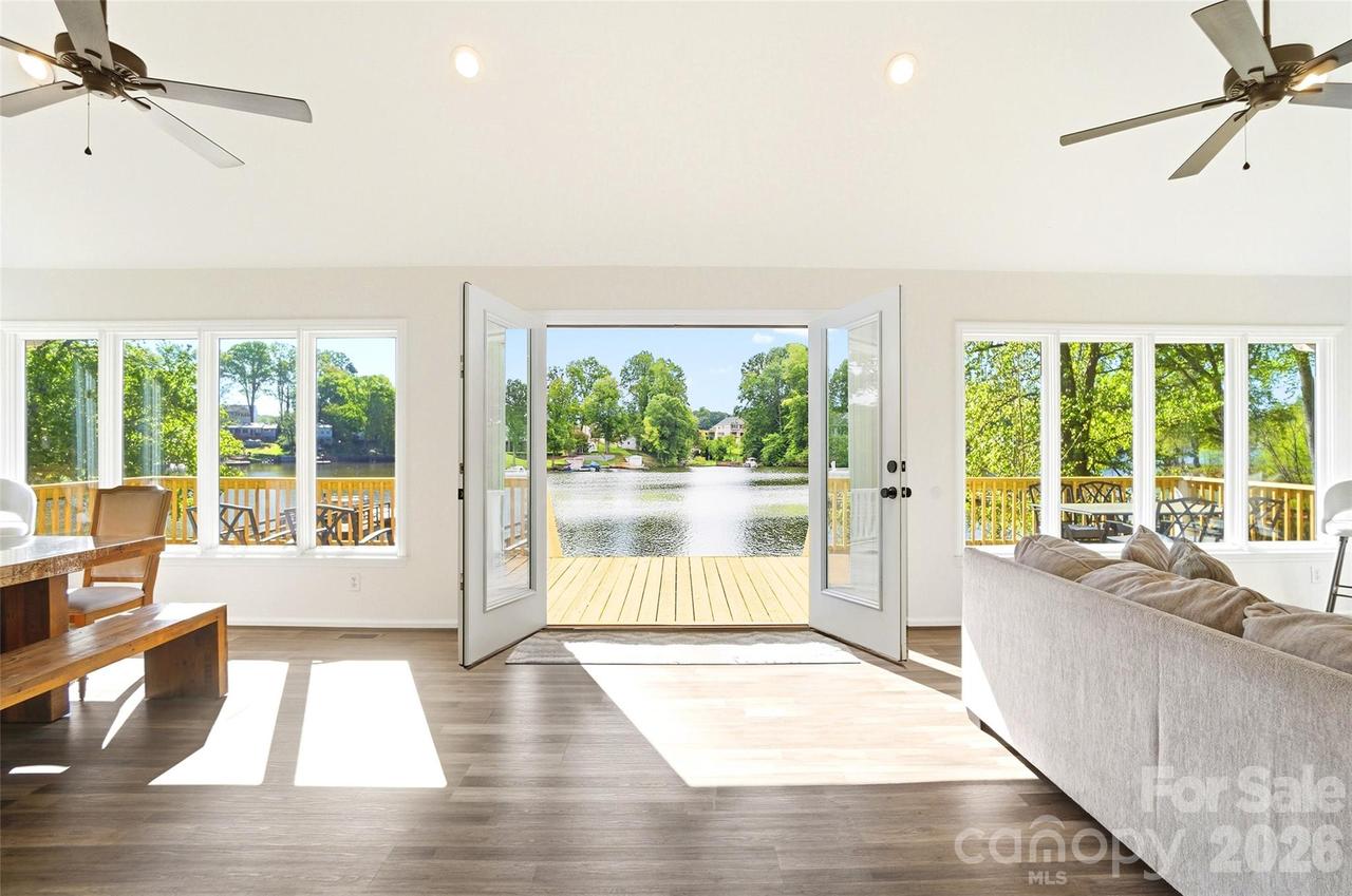 449 Island View Dr., Lexington, NC 27292