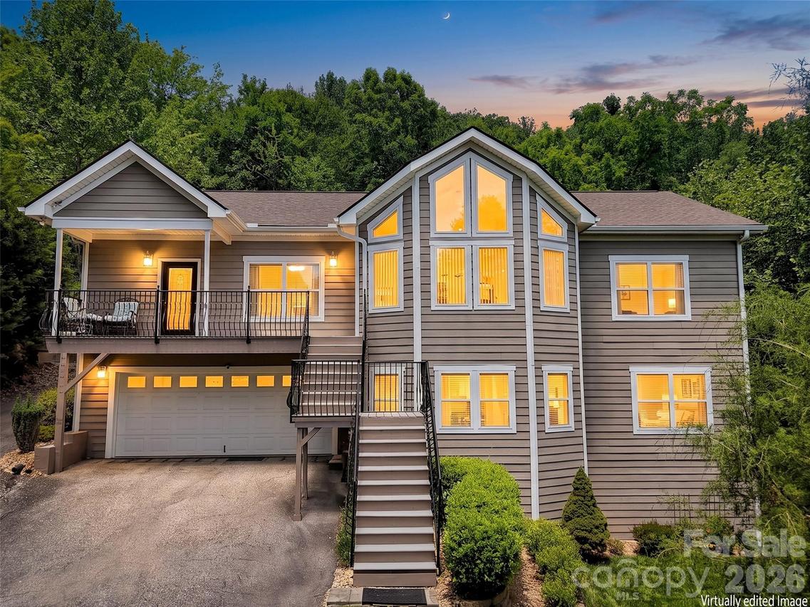 24 Sunnie Rae Ln., Candler, NC 28715