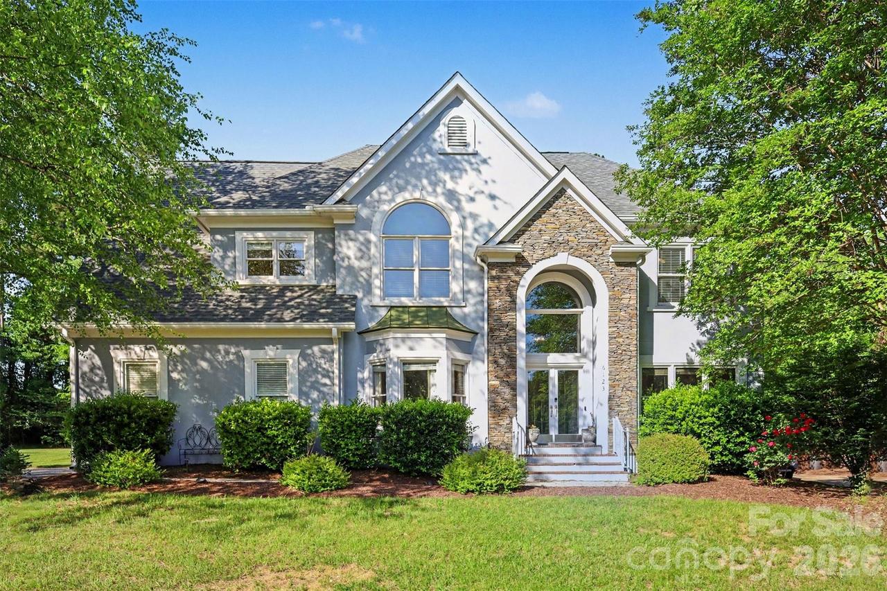 6123 Glen Manor Dr., Charlotte, NC 28269