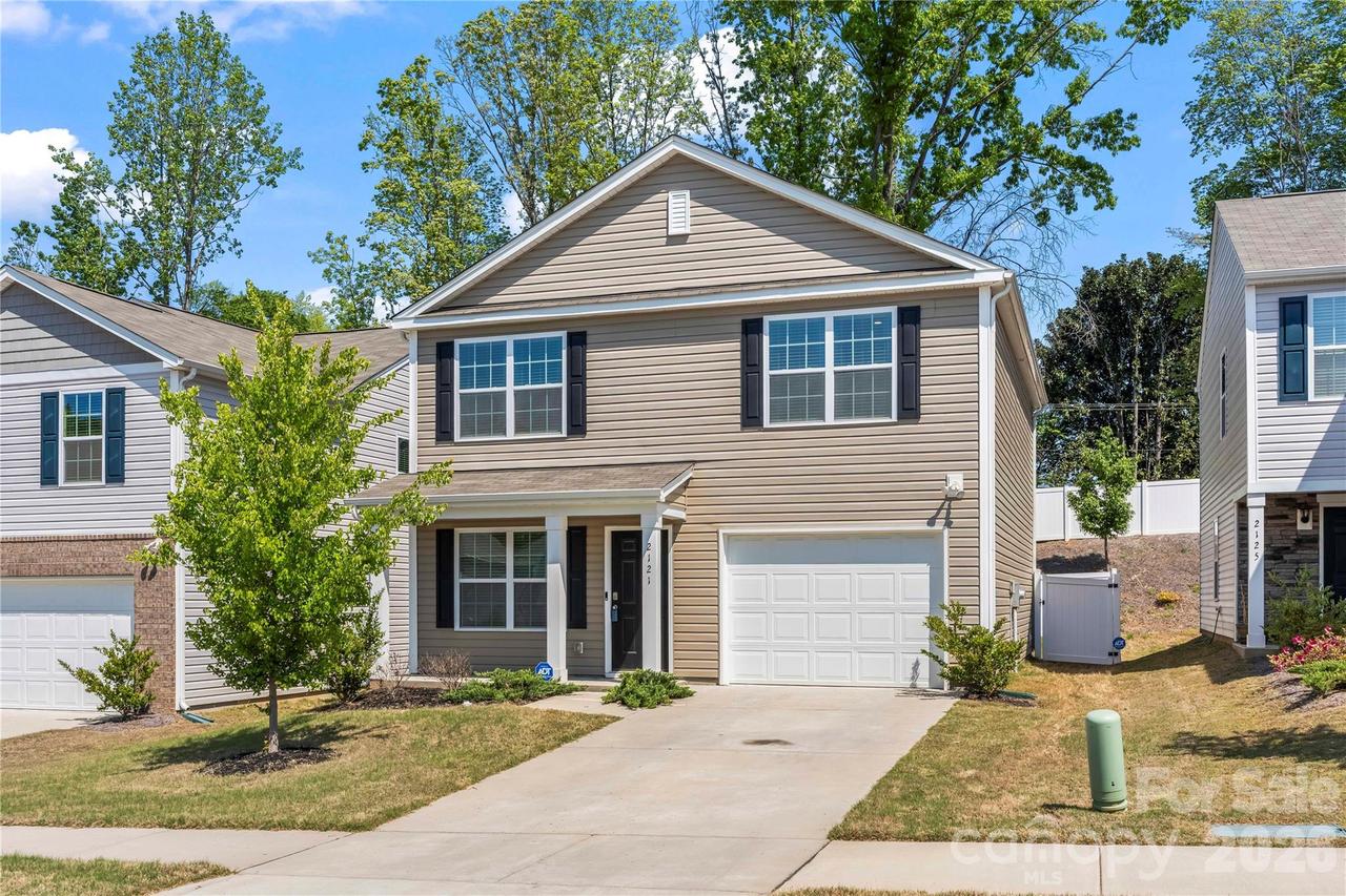 2121 Allium Dr., Charlotte, NC 28216