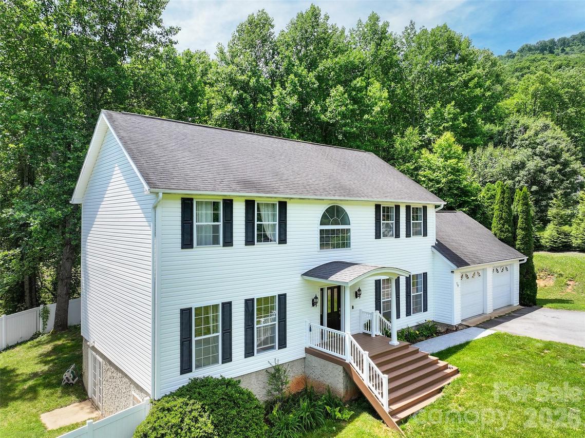15 Kylie Grace Ln., Candler, NC 28715