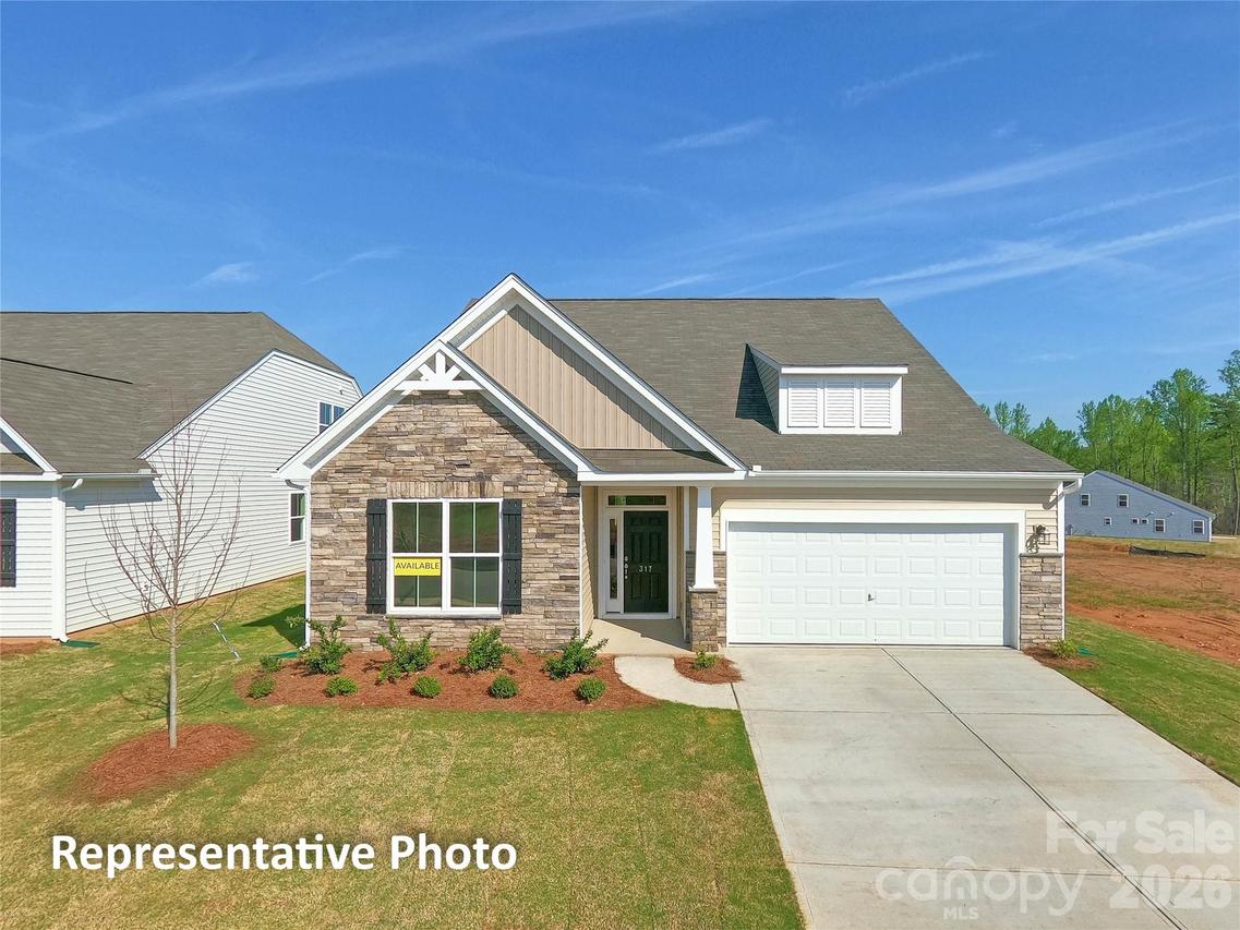 8684 Acadia Pkwy., Sherrills Ford, NC 28673