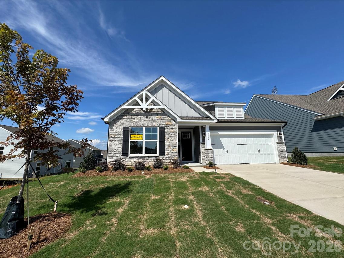 8684 Acadia Pkwy., Sherrills Ford, NC 28673