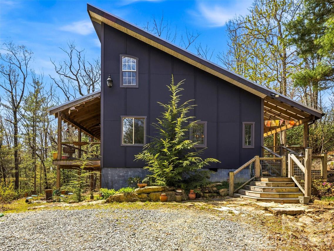 50 Dogwood Cir., Penrose, NC 28766