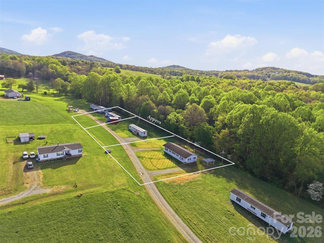 114/116 Harrington Place Dr., Taylorsville, NC 28681