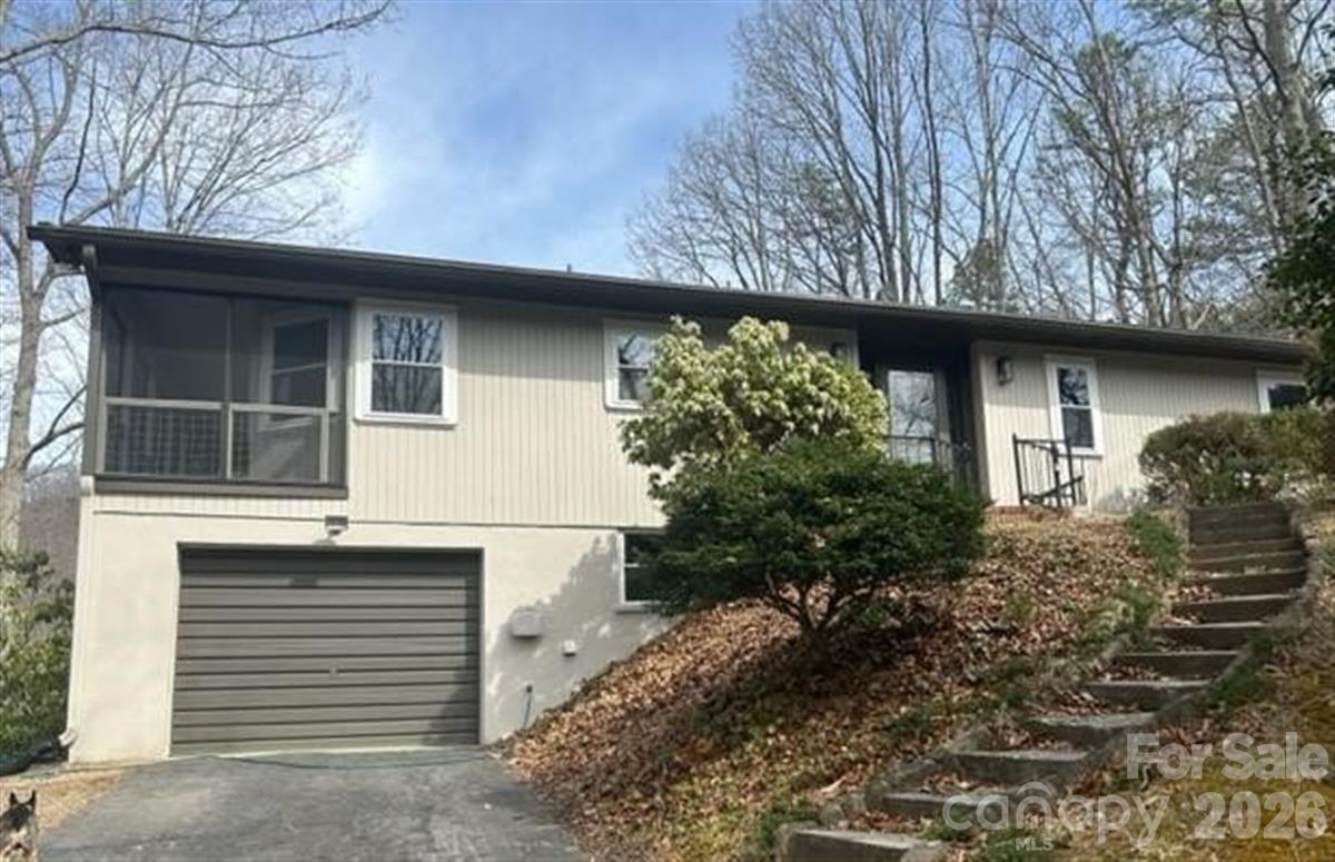 333 Sourwood Rd., Black Mountain, NC 28711