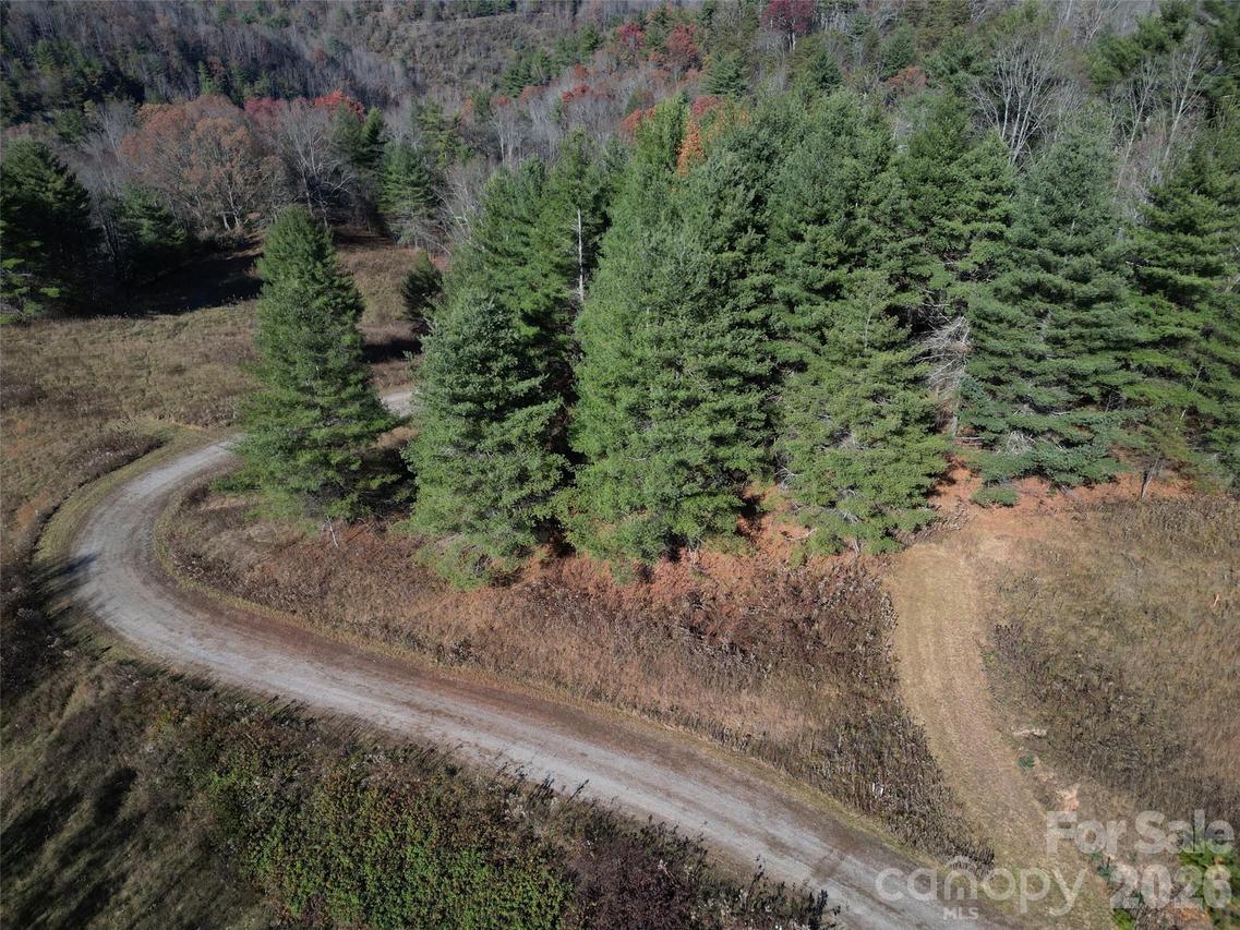 24 Dream Valley Dr., Clyde, NC 28721
