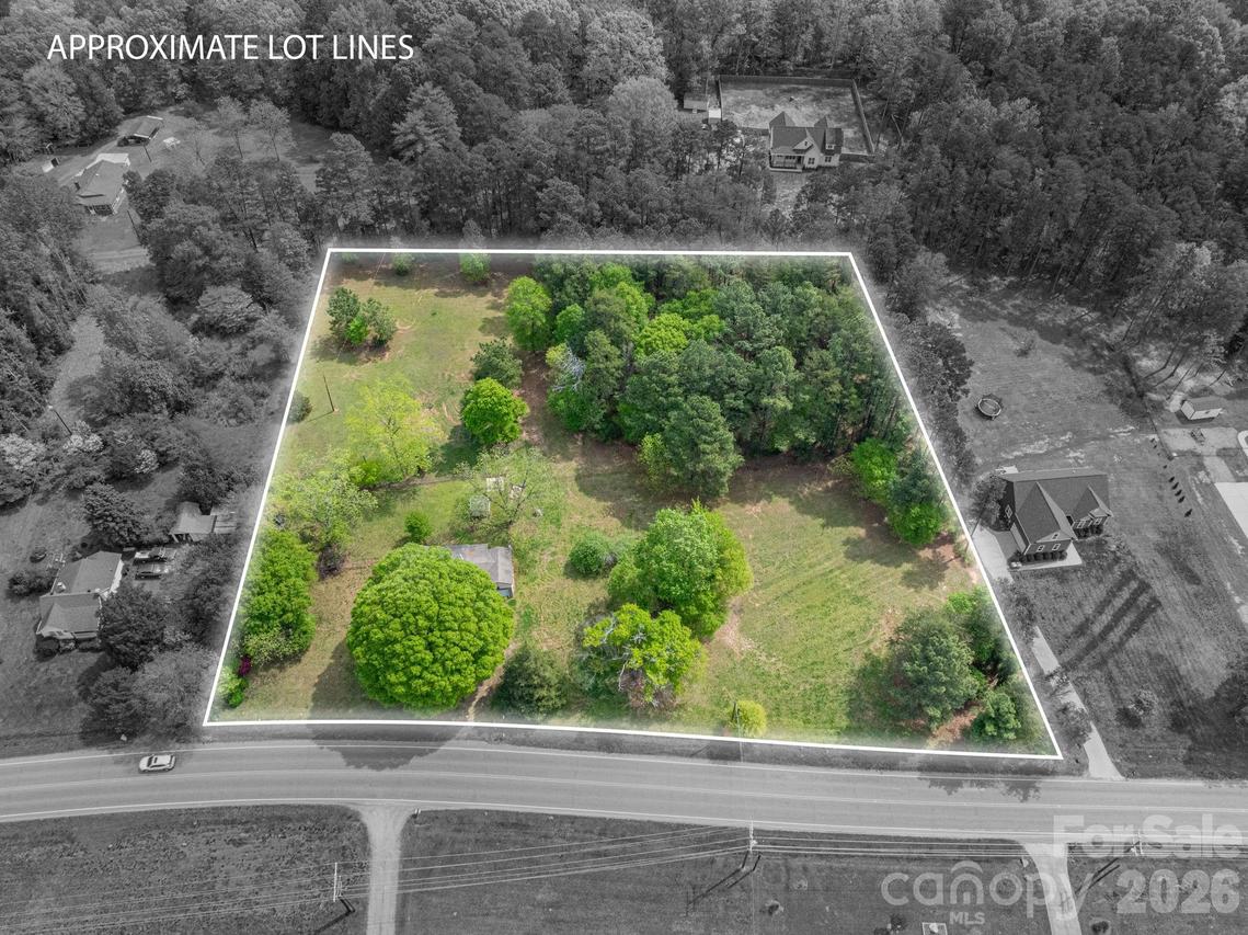 2059 South Point Rd., Belmont, NC 28012