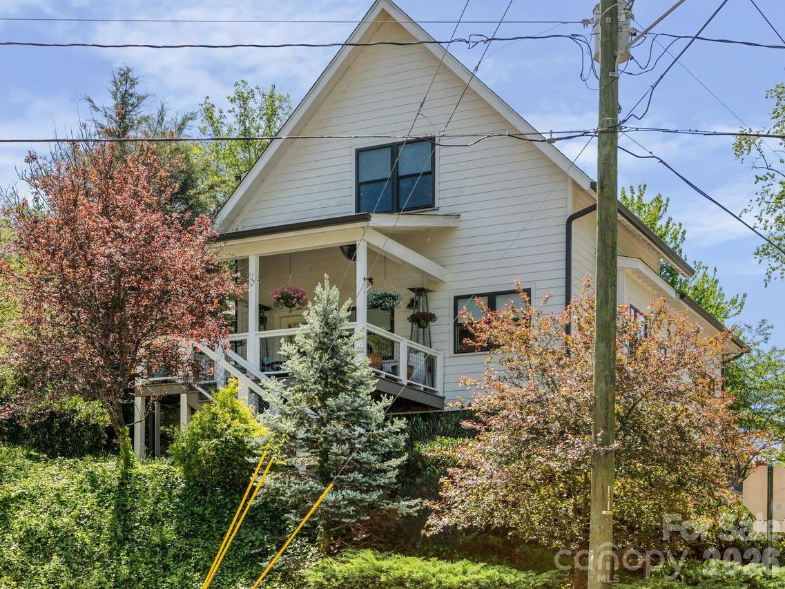 46 Rumbough Pl., Asheville, NC 28806