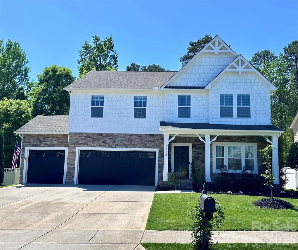 1223 Clover Ln., Matthews, NC 28104