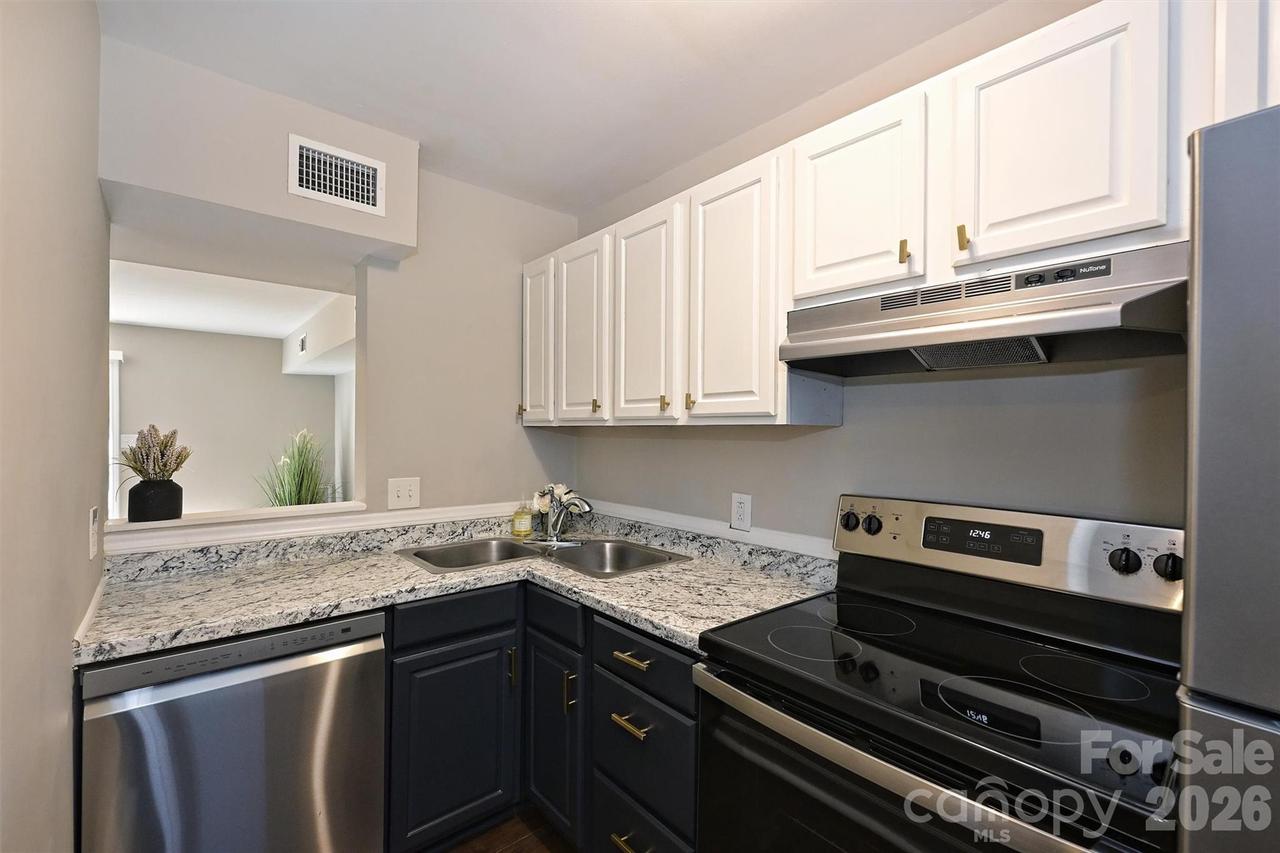 951 Hollywood St. #F, Charlotte, NC 28211