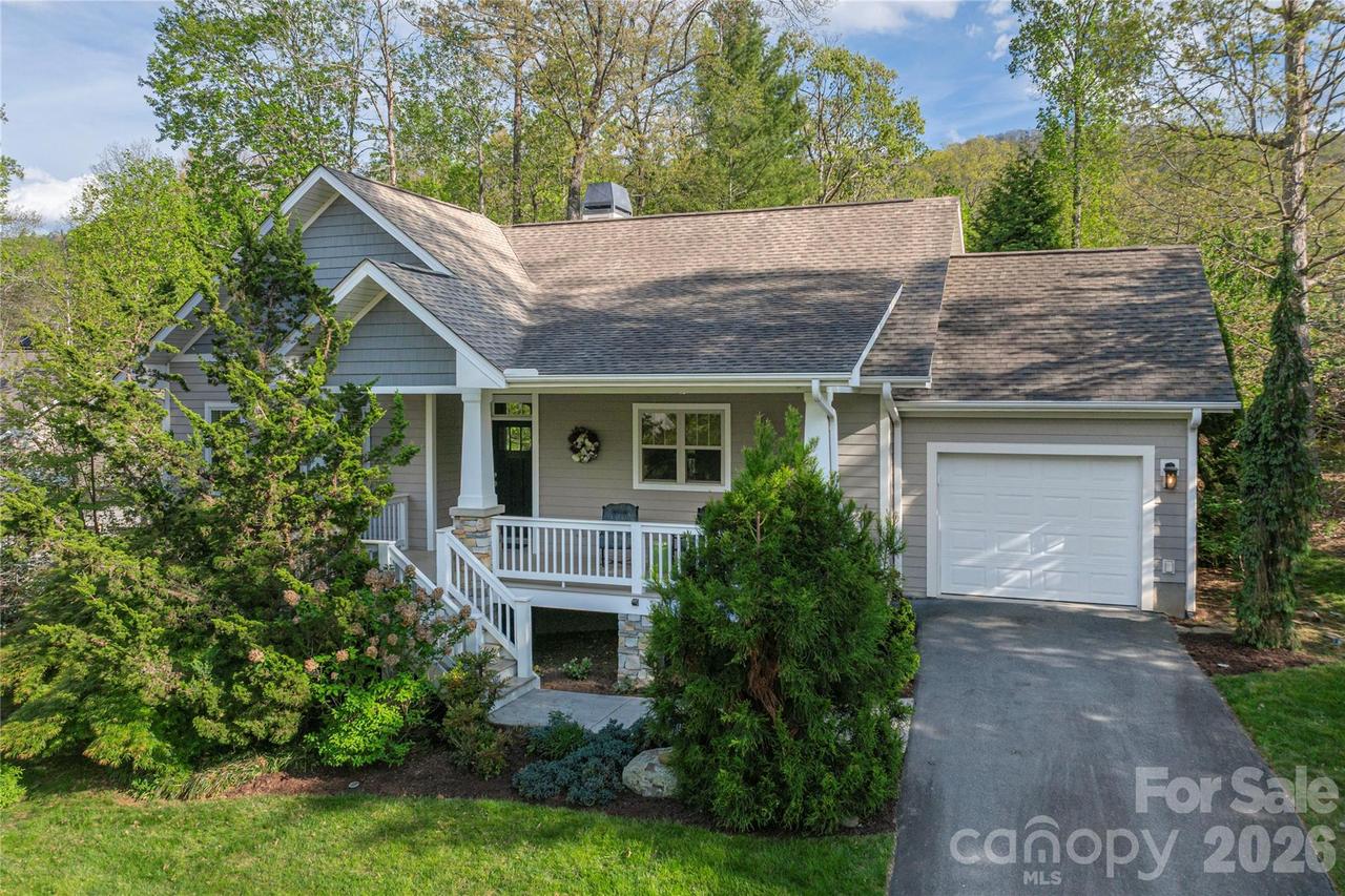 22 Sparkle Dun Dr., Biltmore Lake, NC 28715