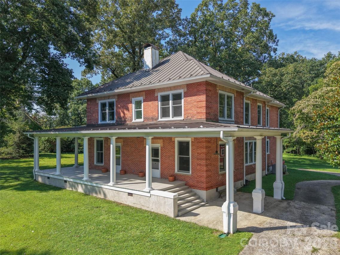 600 E Main St., Brevard, NC 28712