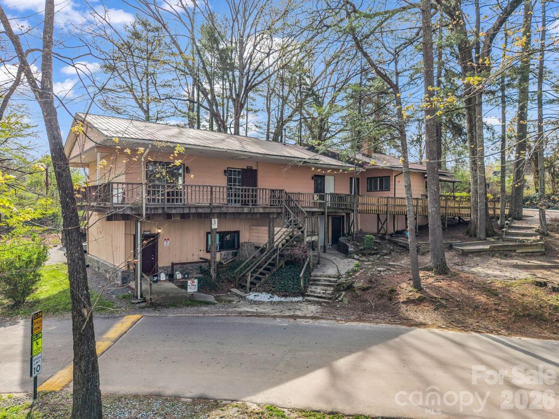 76 Adeles Way, Hendersonville, NC 28792