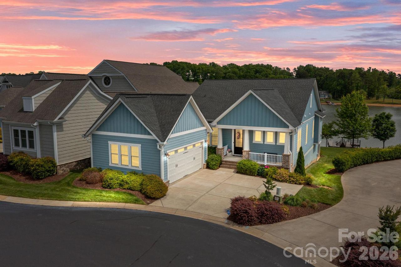 122 Sisters Cove Ct., Mooresville, NC 28117