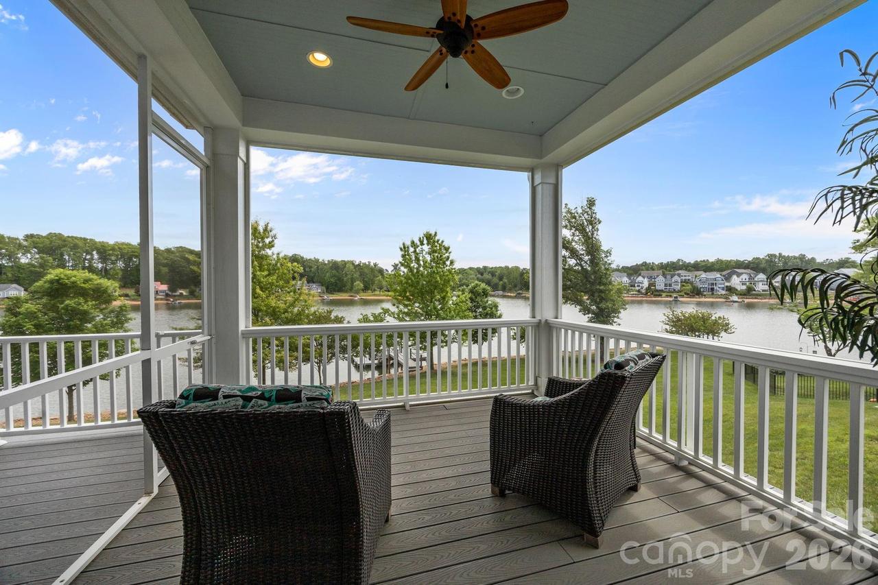 122 Sisters Cove Ct., Mooresville, NC 28117