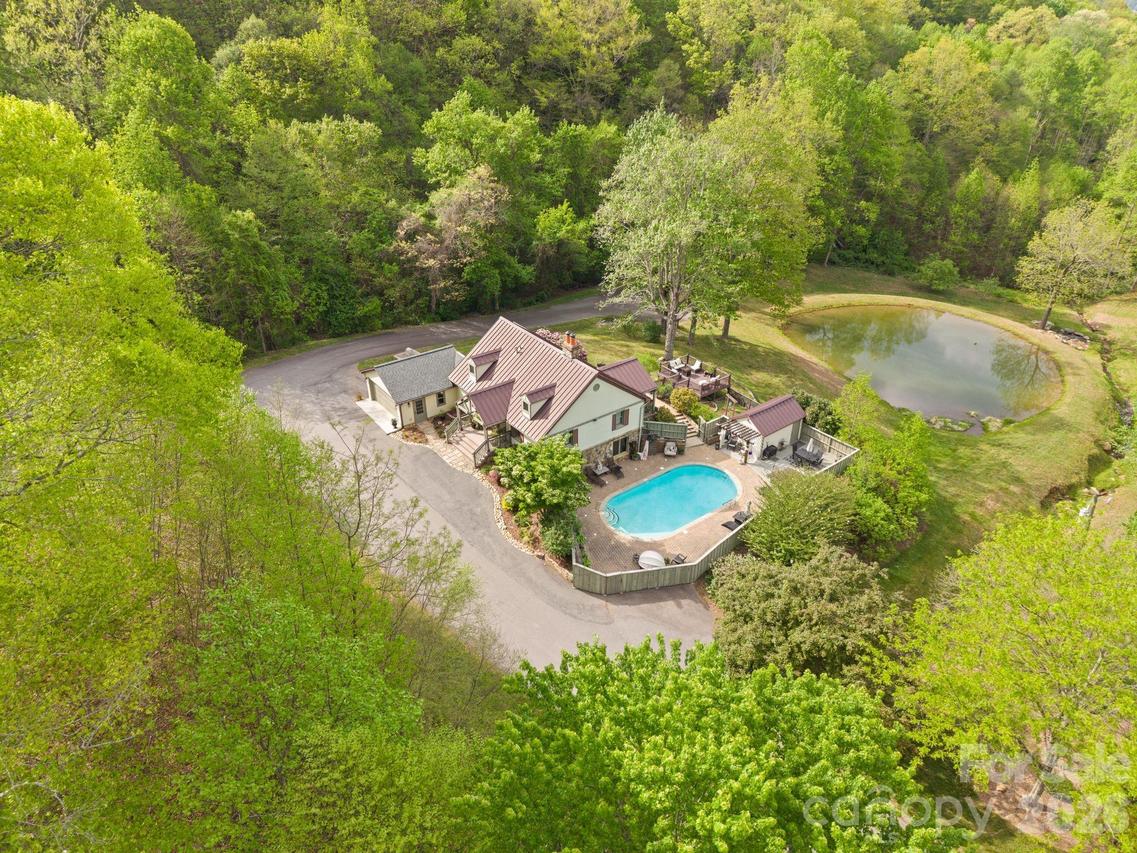 25 View Ridge Pkwy., Leicester, NC 28748