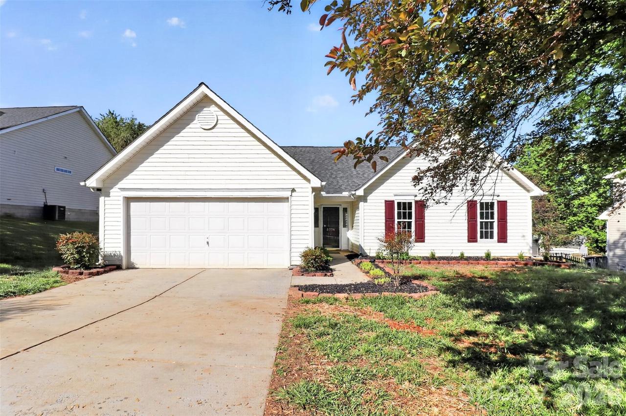 5774 Dove Point Dr., Concord, NC 28025