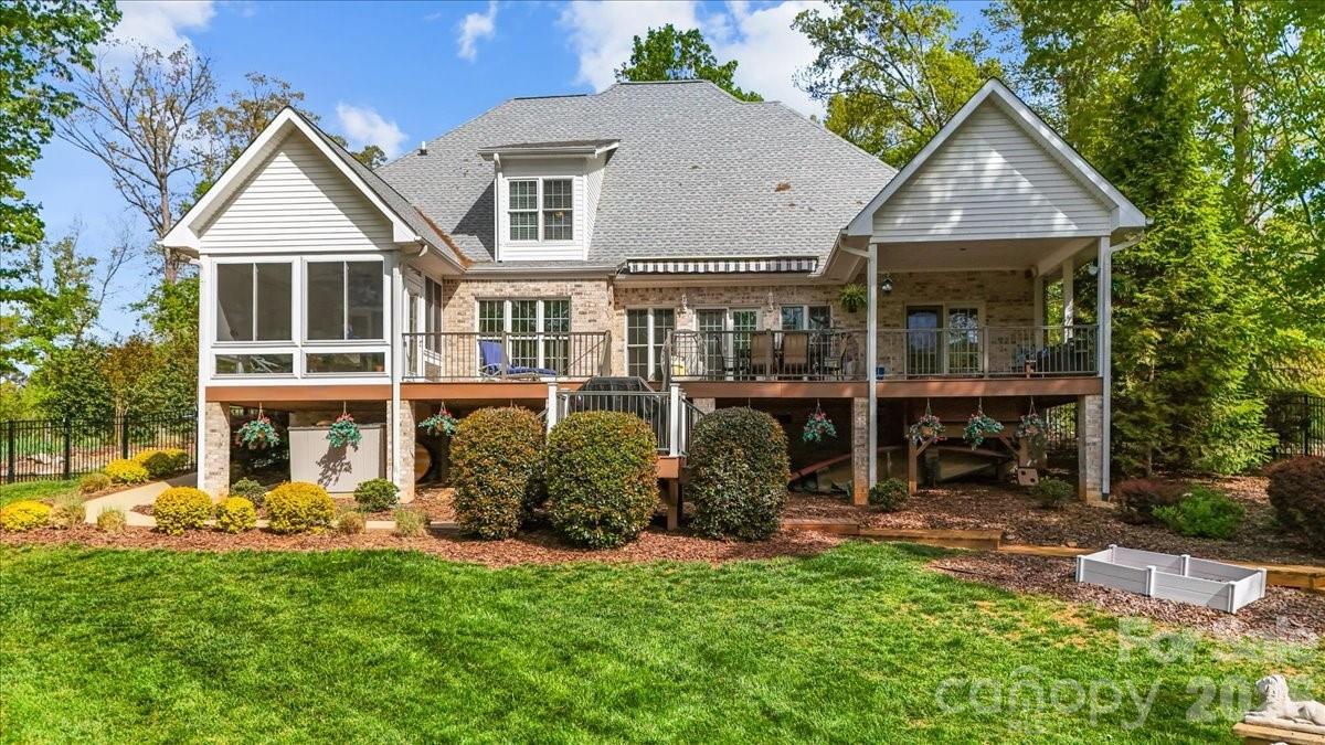 135 Harbor Dr., Lexington, NC 27292