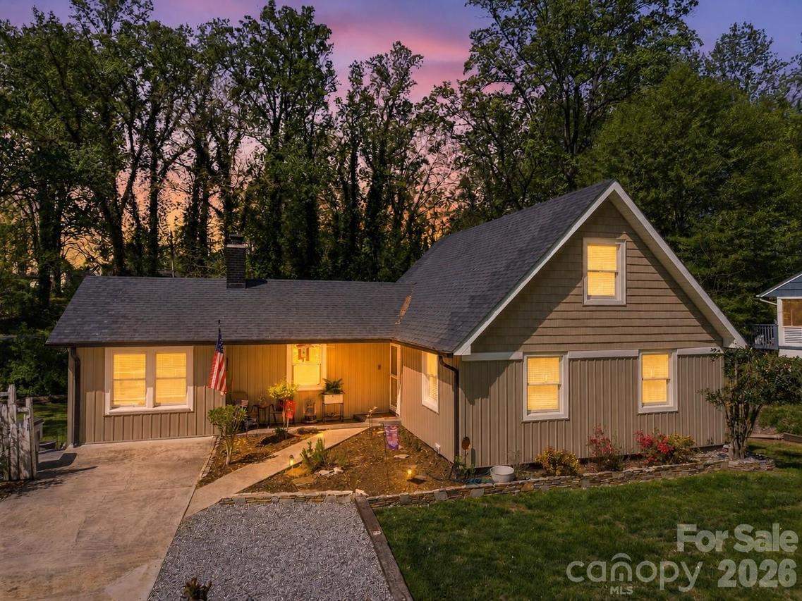421 Tywood St., Lenoir, NC 28645