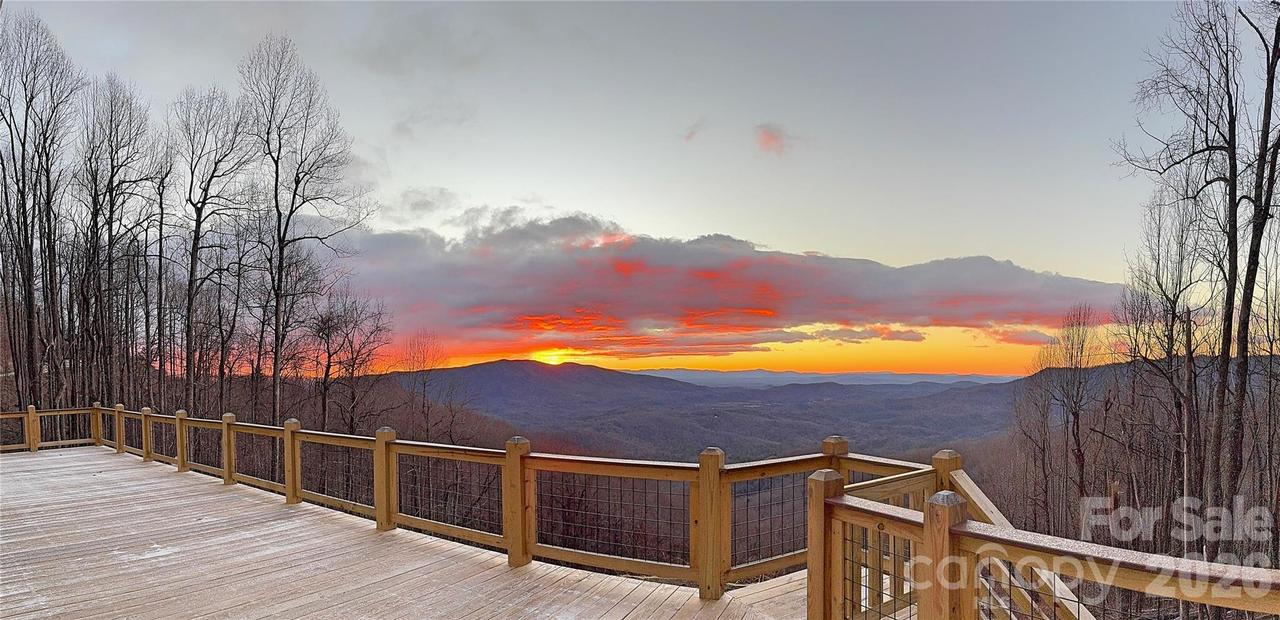 155 Wrenlock Dr., Little Switzerland, NC 28749