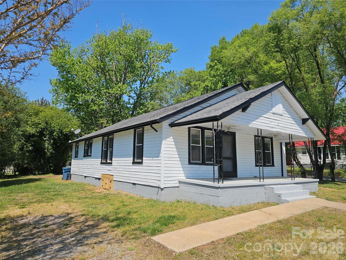 406 26th St., Hickory, NC 28602