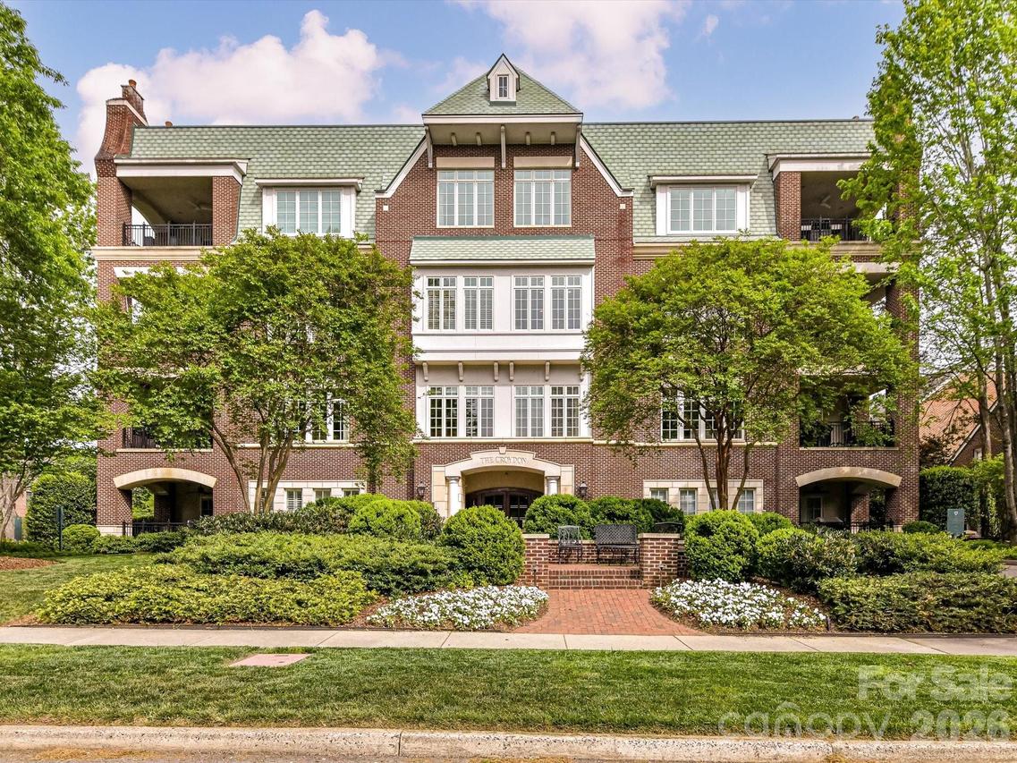 2223 Selwyn Ave. #302, Charlotte, NC 28207