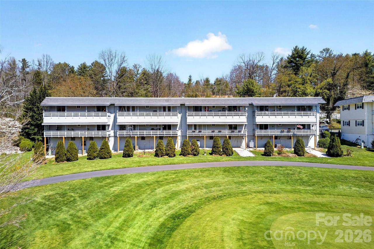 263 Fairway Ln., Spruce Pine, NC 28777