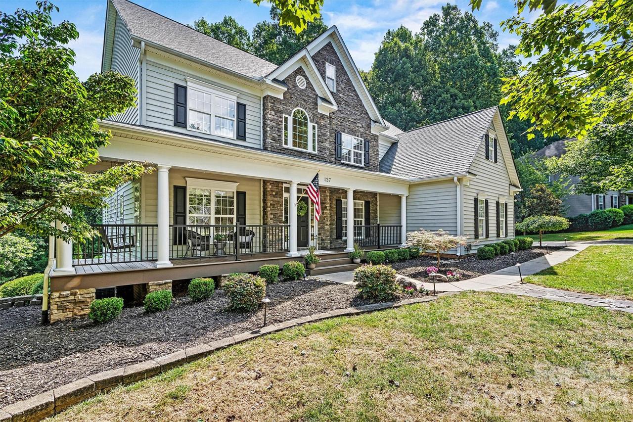 127 Egrets Walk Pl., Mooresville, NC 28117