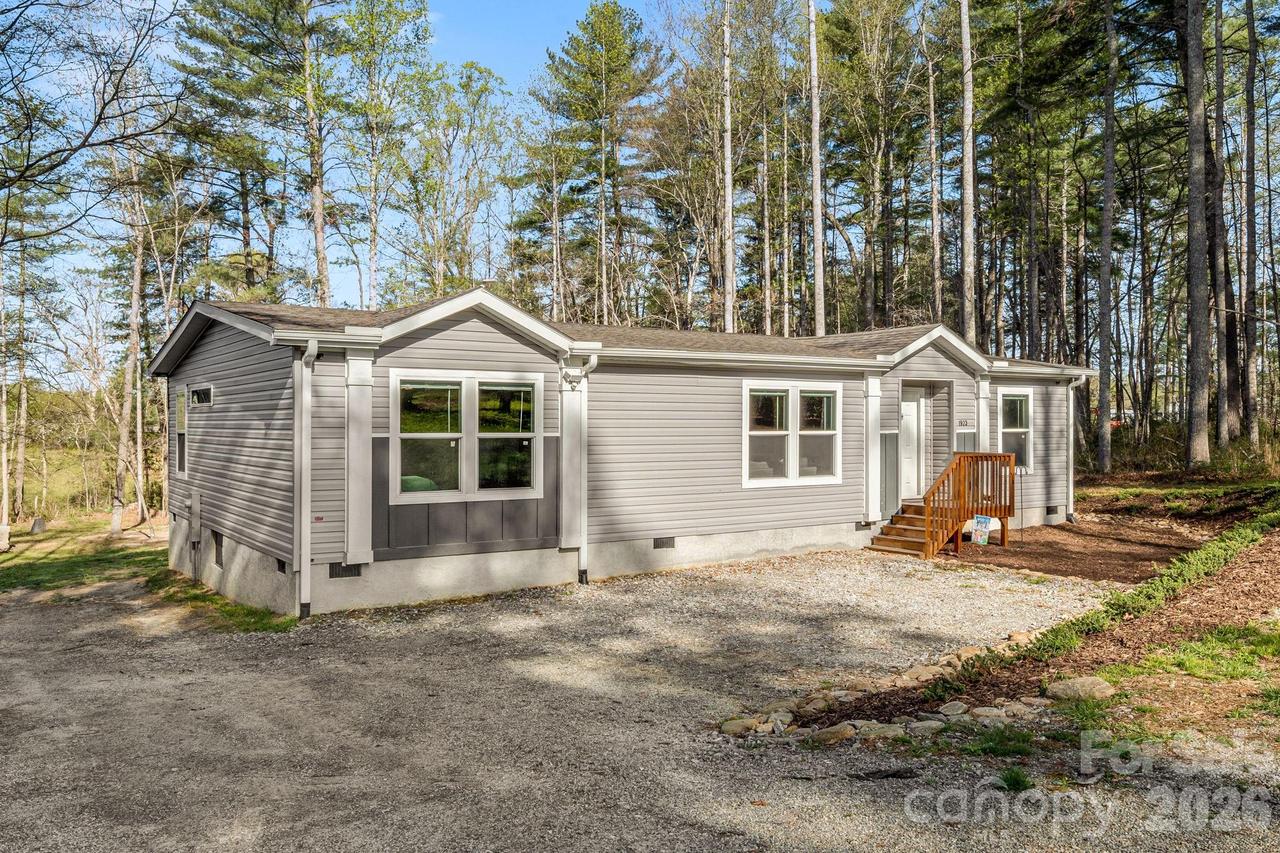 1923 Ridge Rd., Hendersonville, NC 28792